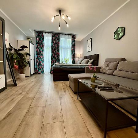 Apartament Flaming Deluxe Z Balkonem - Scisle Centrum Naprzeciwko Pkp I Pks - Self Check In - Darmowy Parking - Pozne Wymeldowanie Do 12 - Wystawiamy Fv Οπόλε Εξωτερικό φωτογραφία